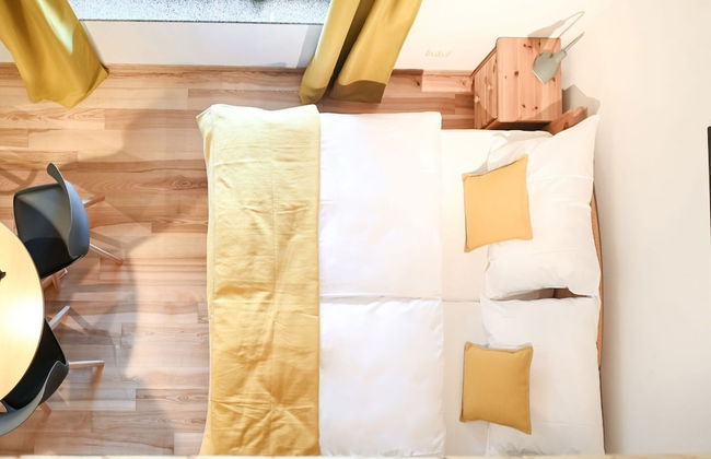 Loft-like Apartment With Swimming Pond - Photo 5