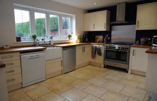 5bed House, 8 Double beds Perfect for large groups - Foto 31