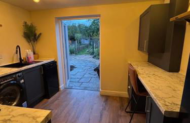 Quirky 3 Bedroom Home From Home - Foto 18