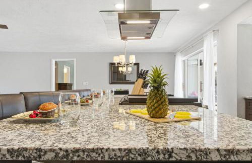 Charm and Old Florida Vibe , Heated Pool & Spa - Villa Parisian Paradise - Roelens - Photo 16