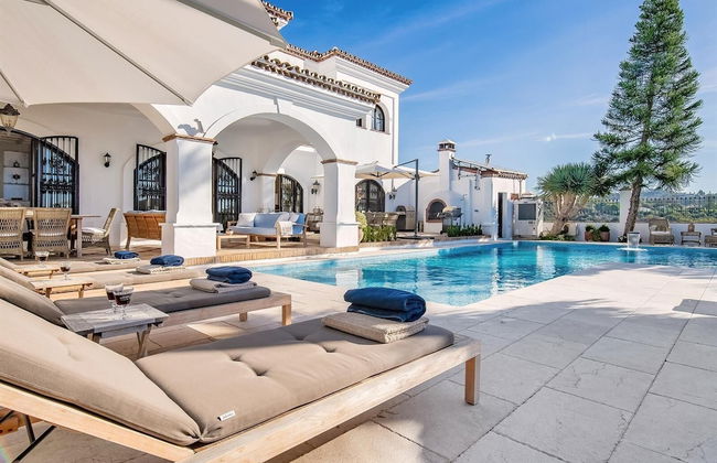 Super Villa Near Beach with Heated Pool - Foto 33