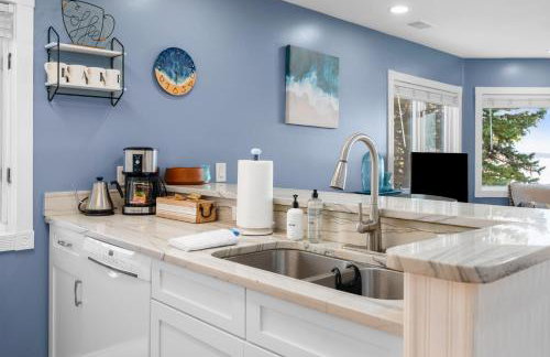 Beach Bliss 211 Balcony Water Views Beach Downtown - Photo 17