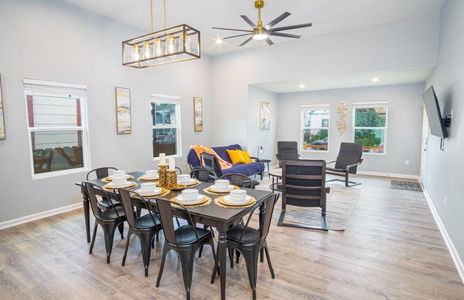 Seize the Moment 4BR 3BA Gem w Downtown Views - Foto 7