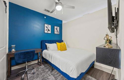 Studio with Patio, Pool, Gym, Parking & Queen Bed - Foto 6