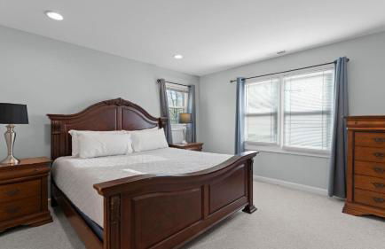 Sleeps 22, Lakefront w/ Private Dock & Pool, 2 Houses Lake Living by Avantstay - Foto 104