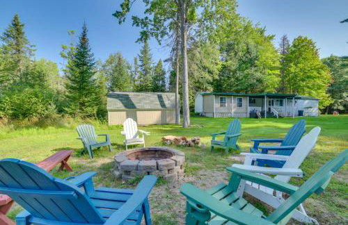 Houghton Lake Area Home with Fire Pit and Yard! - Foto 30