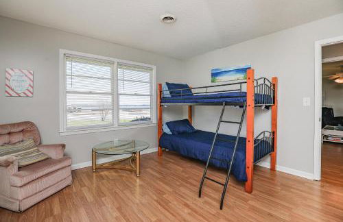 Spacious Home with Waterfront View-Welcome Pets - Foto 30