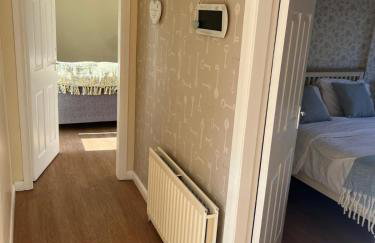 Walworth Castle Cottage - Photo 14