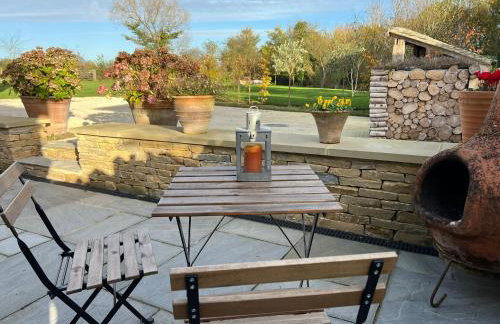 Idyllic secluded hideaway with countryside views on the edge of the Cotswolds - Photo 7