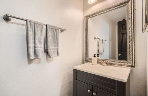 Modern Home In West Denver 15 Min Close To Downtown - Photo 7