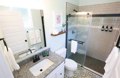 The Lotus Suite Newly Built Upscale Central - Photo 8