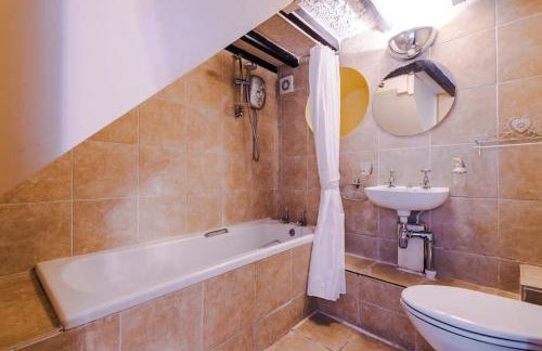 Spacious 5BR Home w/Game Room - Foto 46