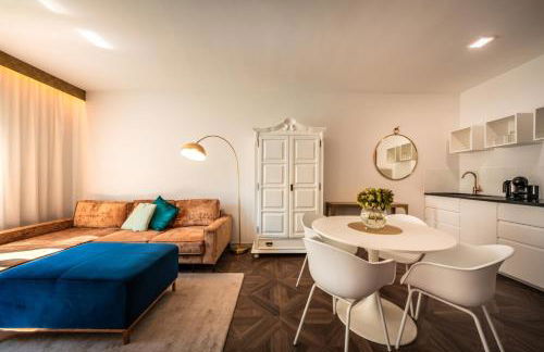 goldfinger + suites - Photo 20