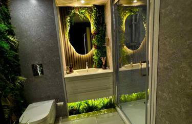 Woodland Escapes Glamping - Utopia - Foto 13