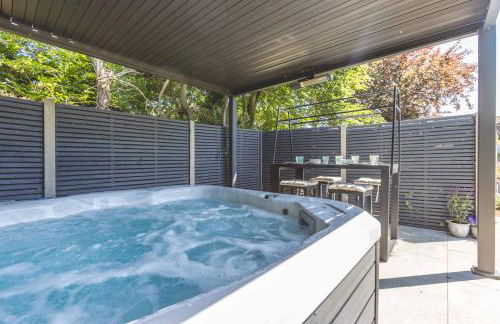 FAMILY FRIENDLY ESCAPE IN ETON, COUNTRYSIDE VIEWS with Hot Tub - By Tempstay - Foto 37
