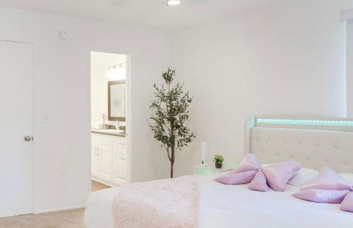 Luxury Pool View Spa Suite-Massage Chair-Steam Sauna-Welcome Champagne ! - Foto 43