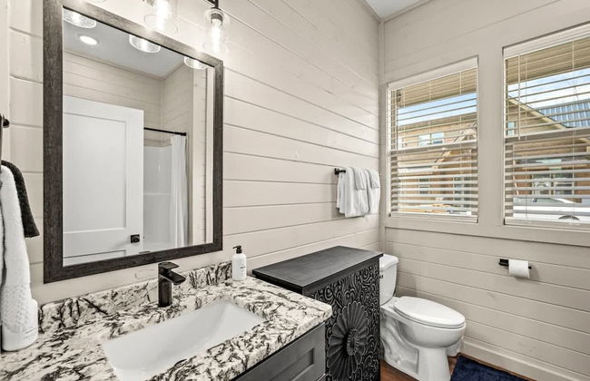 NEW Lake View Indoor Pool Sleeps 14 Hot Tub - Foto 19