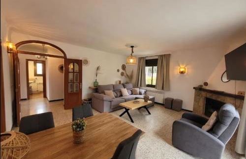 Casa Feliç, 6 people, fireplace and HotTub - Foto 1