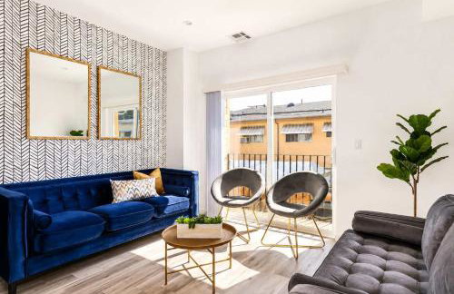 Spacious 4BR Townhouse with Free Parking Near DTLA - Foto 2