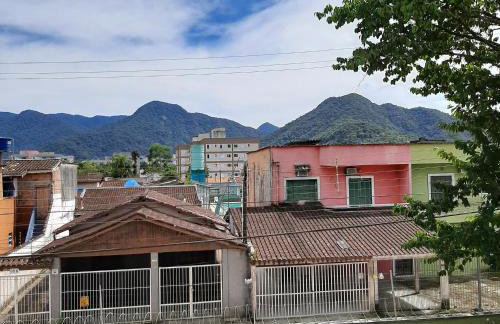 APTO PERTINHO DA PRAIA Internet 500mb e 3 Tvs 2 Quartos TV a cabo Estacionamento Tudo Perto - Foto 19