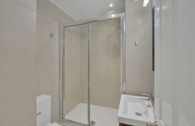 The Hertford Boutique - Photo 65