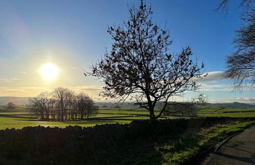 Lyme Tree Farm Cottages - Hotching Barn and Knockstone Cottage - Foto 53