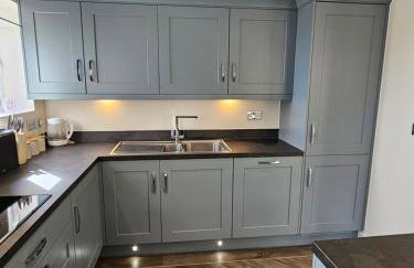 The Neal's 4 Bedroom House in Buxton Sleeps 8 - Photo 6