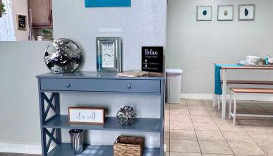 Comfy 2BR 1BA Apt - Foto 4