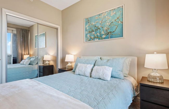 Modern DT Condo Balcony Parking Gym Hot Tub - Foto 25