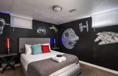 Movie Theater + Hot Tub | Game Yard | Sleeps 10! - Foto 14