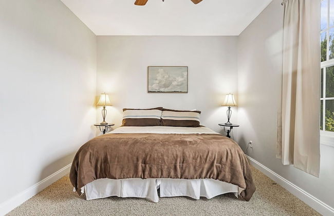 Fairview Vista by Avantstay 10 Mins to Asheville - Photo 24