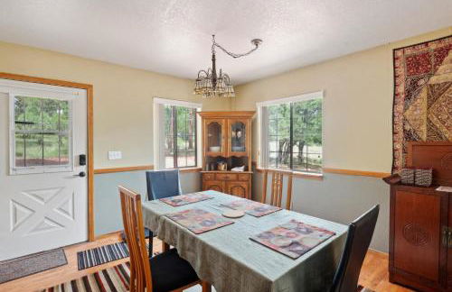 Secluded Mountain Cabin with Forest Views cabin - Foto 17