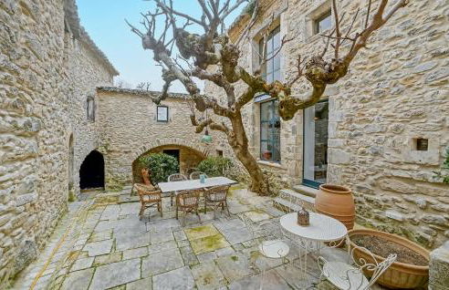 Gorgeous Home In Lussan With Wifi - Photo 27