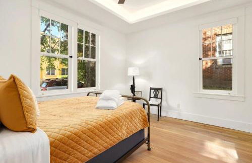 Tovey House-Walk to Downtown and Campus - Photo 36