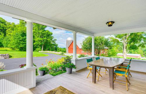 Idyllic Vermont Farmhouse Mtn Views on 200 Acres! - Foto 1