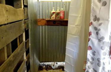 Enchanting Yurt Rental for a Romantic Getaway in North Carolina - Photo 17