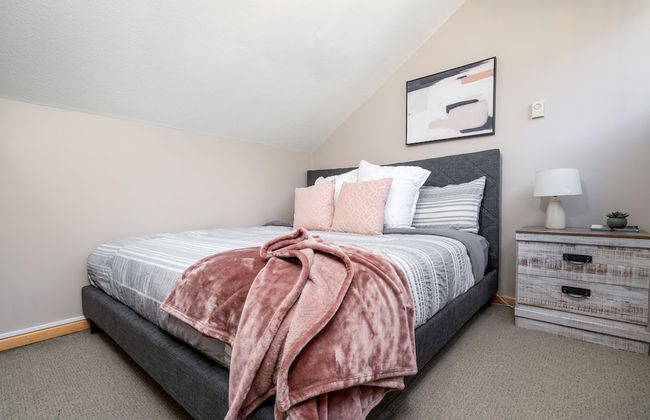 CENTRALLY Located 3-Br Home | TRUE Ski In/Out | FREE access to Pools & Hot Tubs - Foto 3