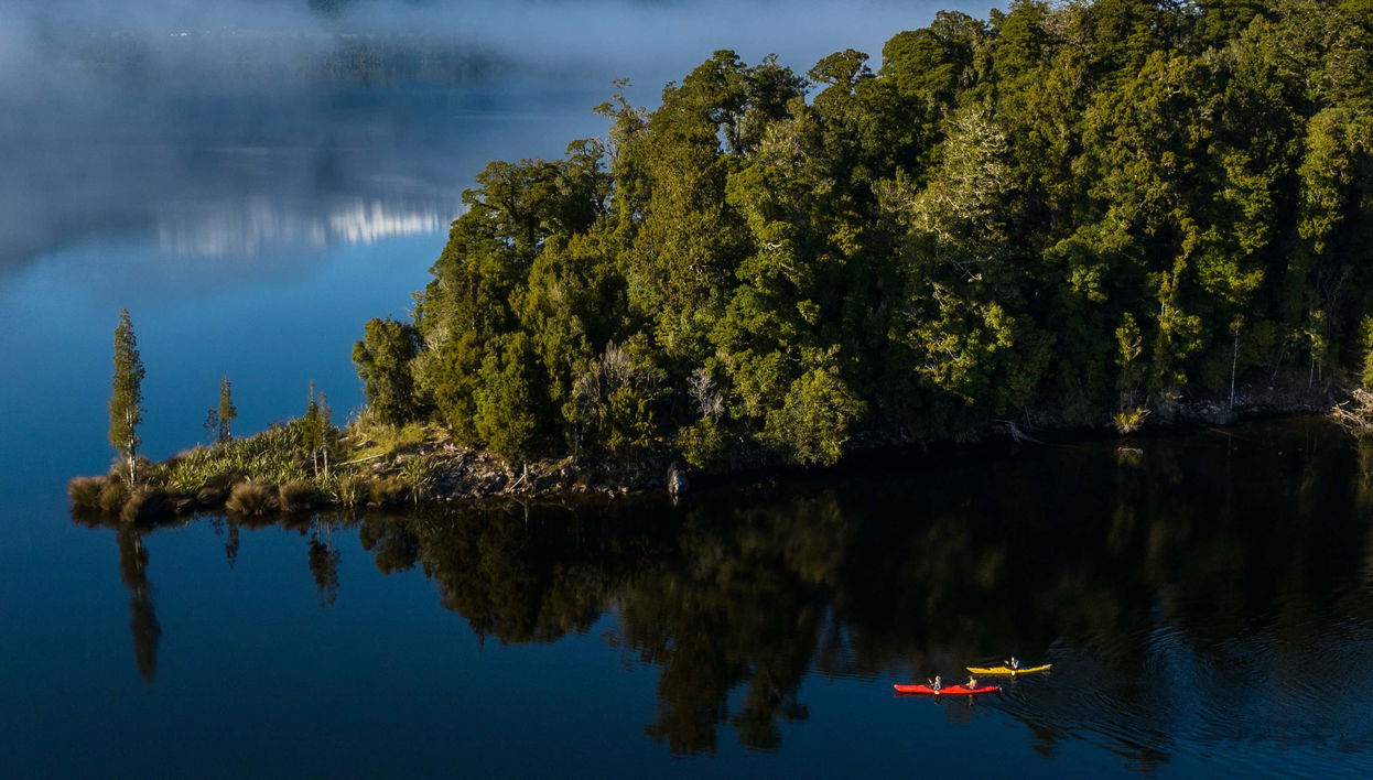 Balade en kayak sur le lac Mapourika