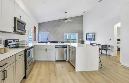 Secret Tunnel House 6 Bedroom Home by RedAwning - Foto 30