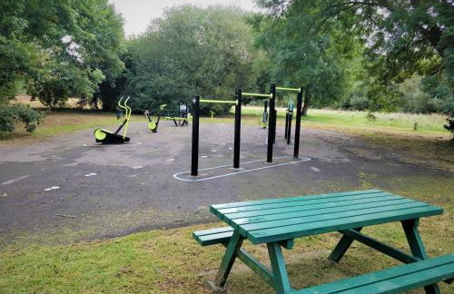 Crown Meadow - 4 Bedroom House - Heathrow - ExcellentStays - Photo 25