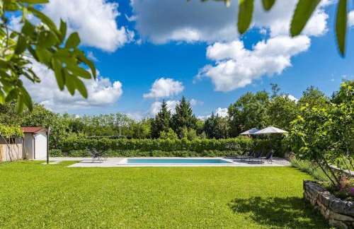 Charming Villa with Pool - Foto 15