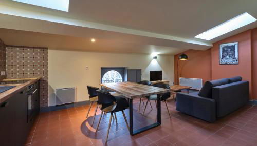 AUTOUR DU CHATEAU - Foto 2