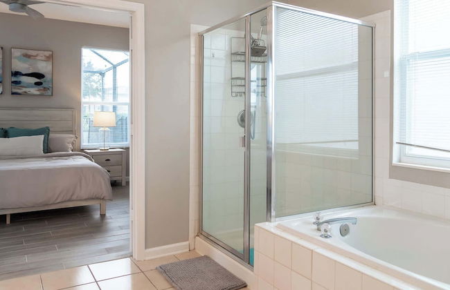 Mickey's Hide Away Screened-in Pool - Foto 20