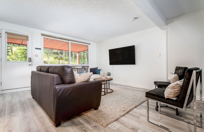 Fully RENOVATED Studio | Ski In/Out: Closest Condo to Lift | Pool & Hot Tubs - Photo 9