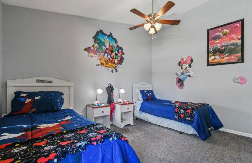 Wheelchair accessible Lakeview 4BR house with pool spa themed rooms game room - Foto 31