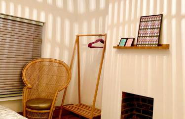 Stylish comfortable home with free parking - Foto 17
