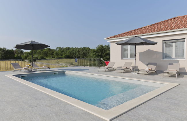 Villa in Kanfanar With Swimming Pool - Foto 17