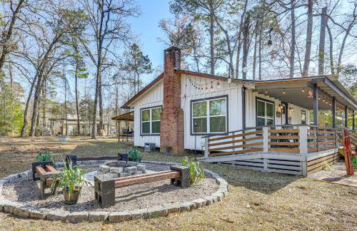 Fish Sam Rayburn! Secluded Cabin with Deck and Grill - Photo 1