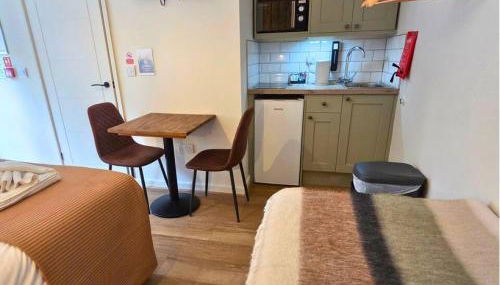 The Distinguished Squirrel - Room 4 - New Forest - Foto 3