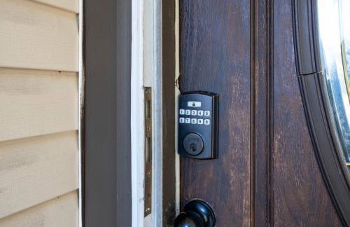 Romantic Colonial Hideaway in Historic Downtown - Pet Friendly - Foto 12